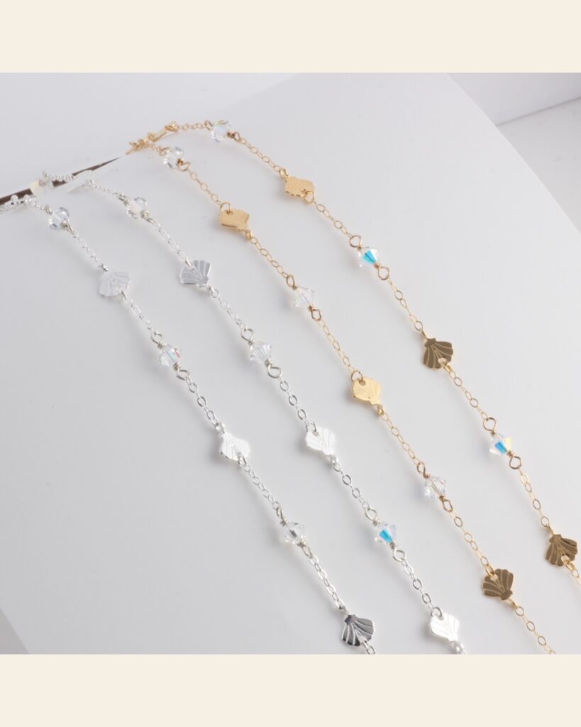 Shimmer & Shell-Look Sequin Chain